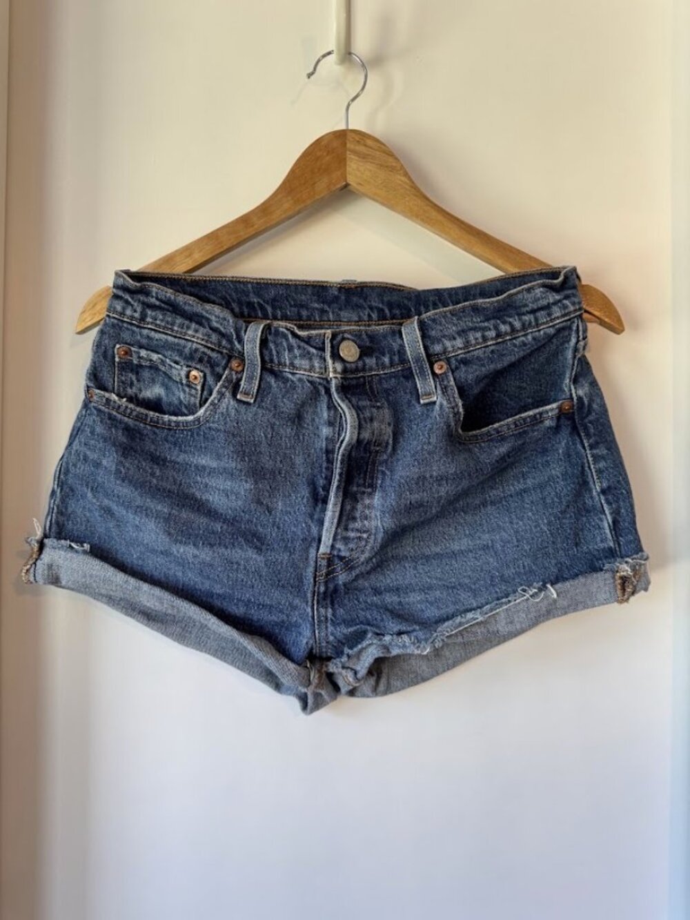 501 Medium/Dark Wash Denim High-Waisted Cutoff Shorts